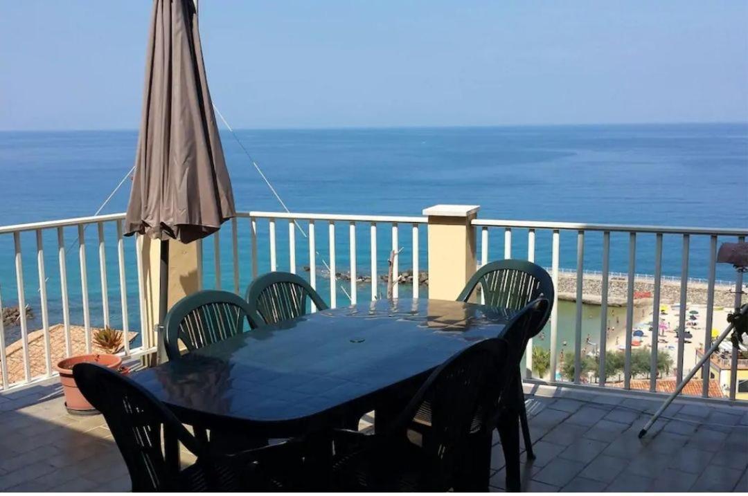 شقة La Terrazza Sul Mare بيتسو المظهر الخارجي الصورة